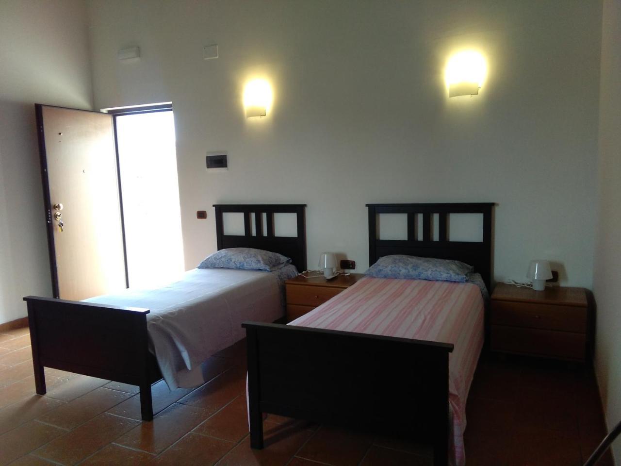 Twin Room with Extra Bed,802424691:JPEG